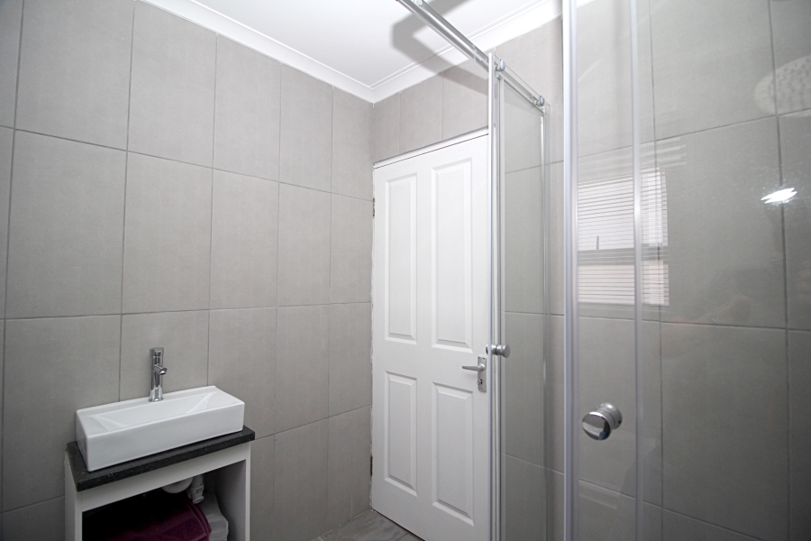 3 Bedroom Property for Sale in Heiderand Western Cape